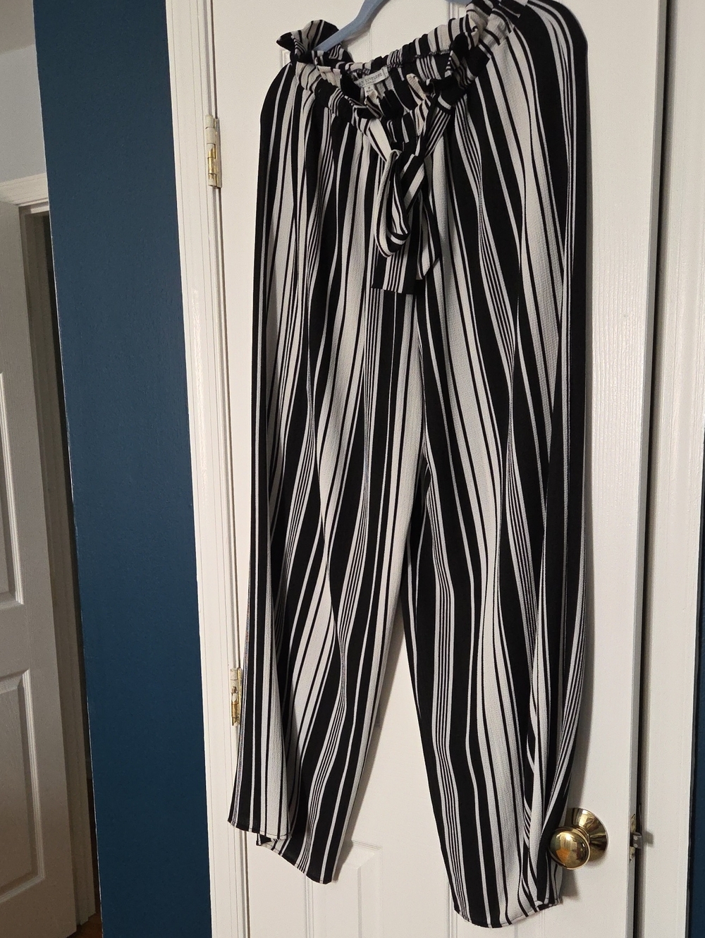 Green Envelope Black & White Vertical-Stripe Wide-Leg Pants